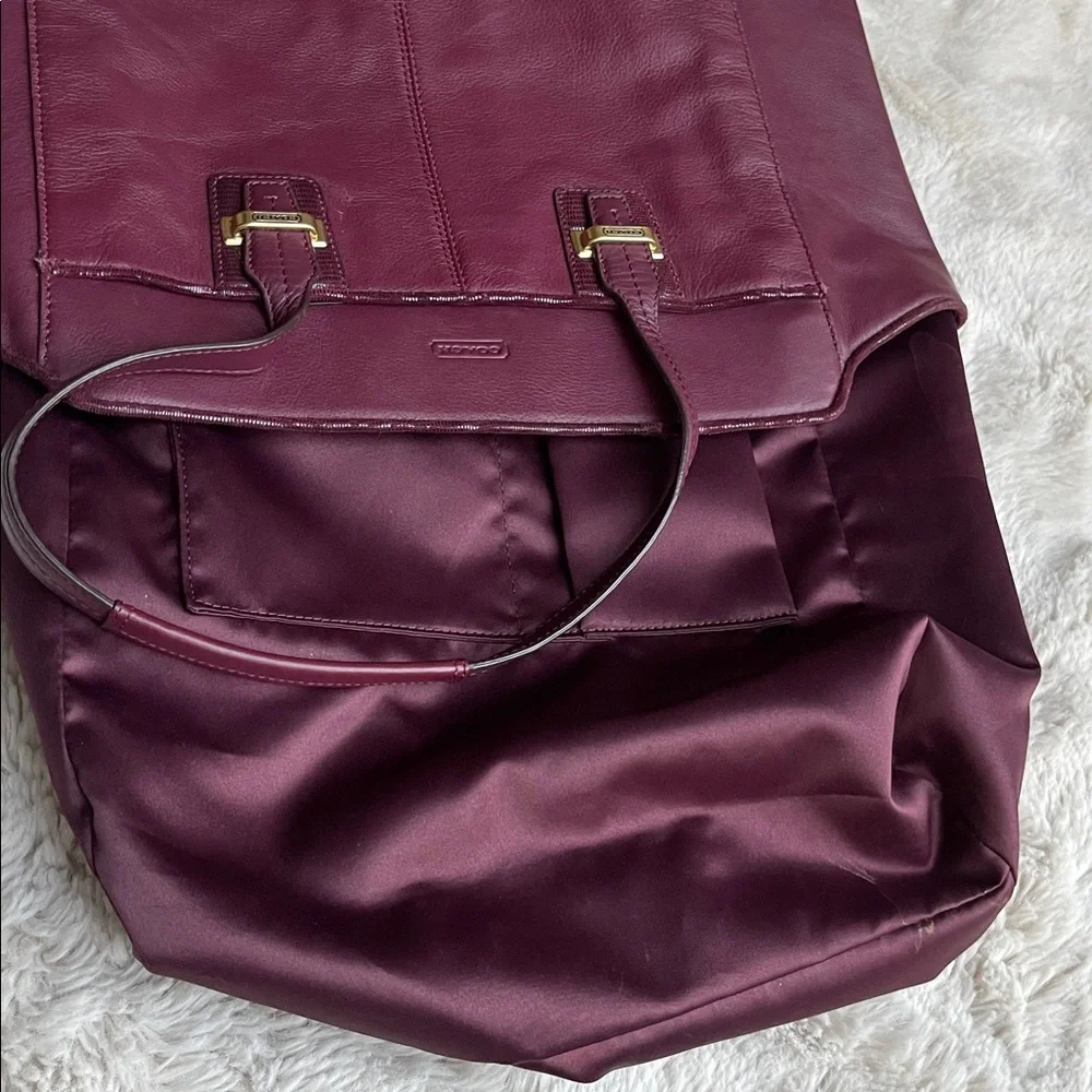 Coach Taylor Leather Tote bag in burgundy